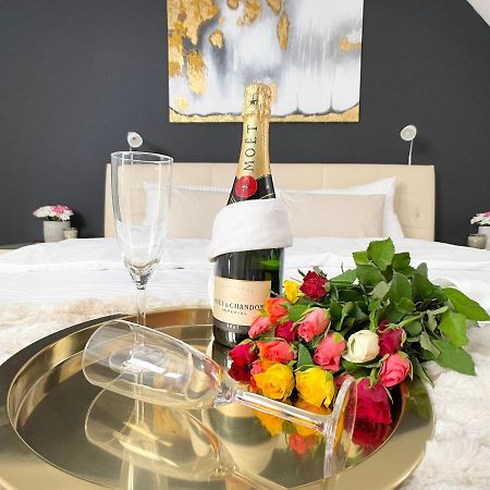 M-Style 04 Apartment Mit Balkon Und Gasgrill, 24H Self-Check-In, Free Parking, Netflix Nuremberg Bagian luar foto