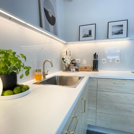 M-Style 04 Apartment Mit Balkon Und Gasgrill, 24H Self-Check-In, Free Parking, Netflix Nuremberg Bagian luar foto