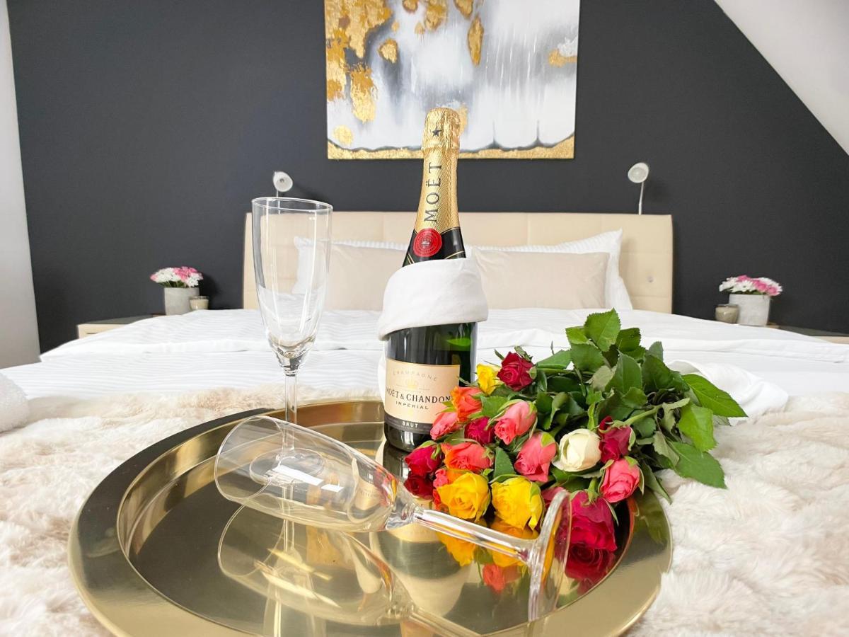 M-Style 04 Apartment Mit Balkon Und Gasgrill, 24H Self-Check-In, Free Parking, Netflix Nuremberg Bagian luar foto